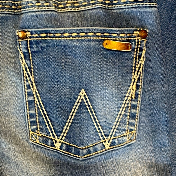 Wrangler Cowgirl Boot Cut Whiskered Stretch Blue Jeans Women’s 1/34 (W/26 L/34) - Picture 5 of 15